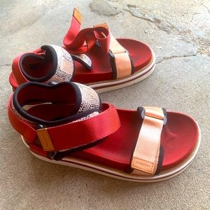 Red See by Chloe sandals